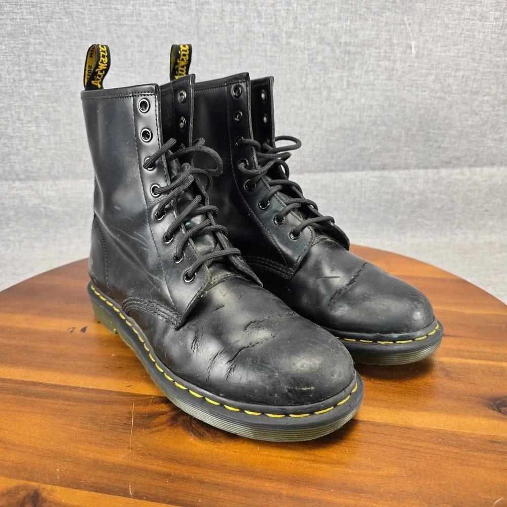 Dr. Martens 1460 Smooth Black Leather 8-Eye Combat Boots Mens 9 Womens 10 11821